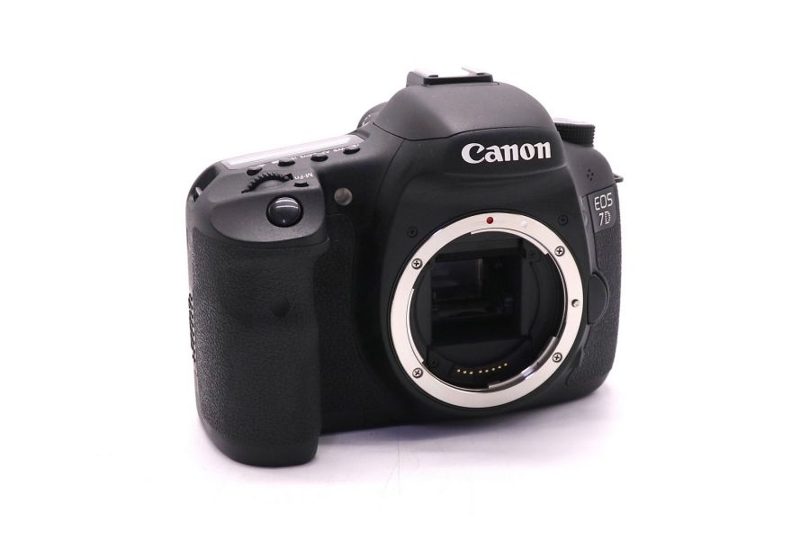 Canon EOS 7D body (пробег 1255 кадров)