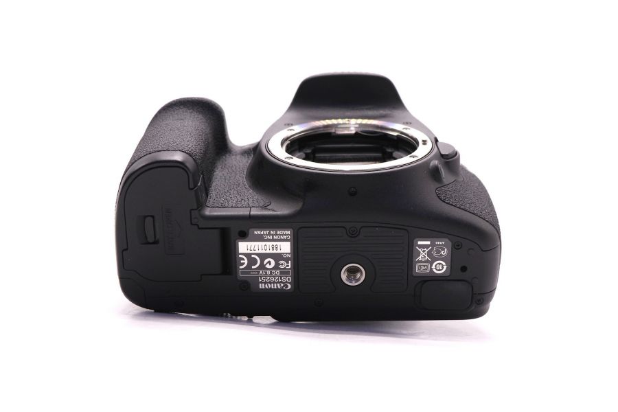 Canon EOS 7D body (пробег 1255 кадров)