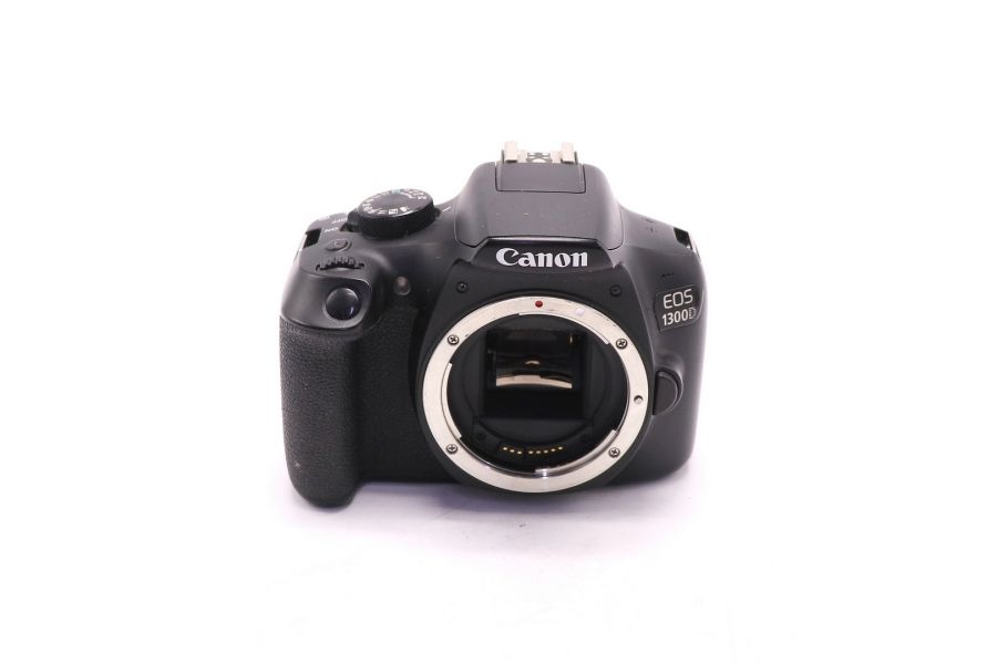 Canon EOS 1300D body (пробег 25135 кадров)
