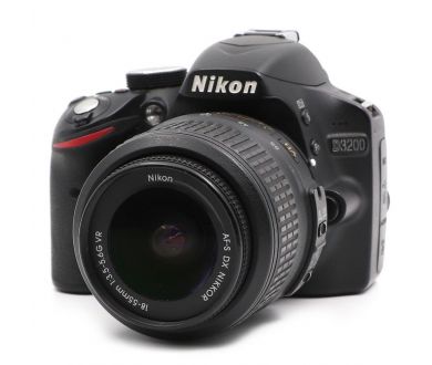 Фотокамера Nikon D3200 kit (пробег 9630 кадров)