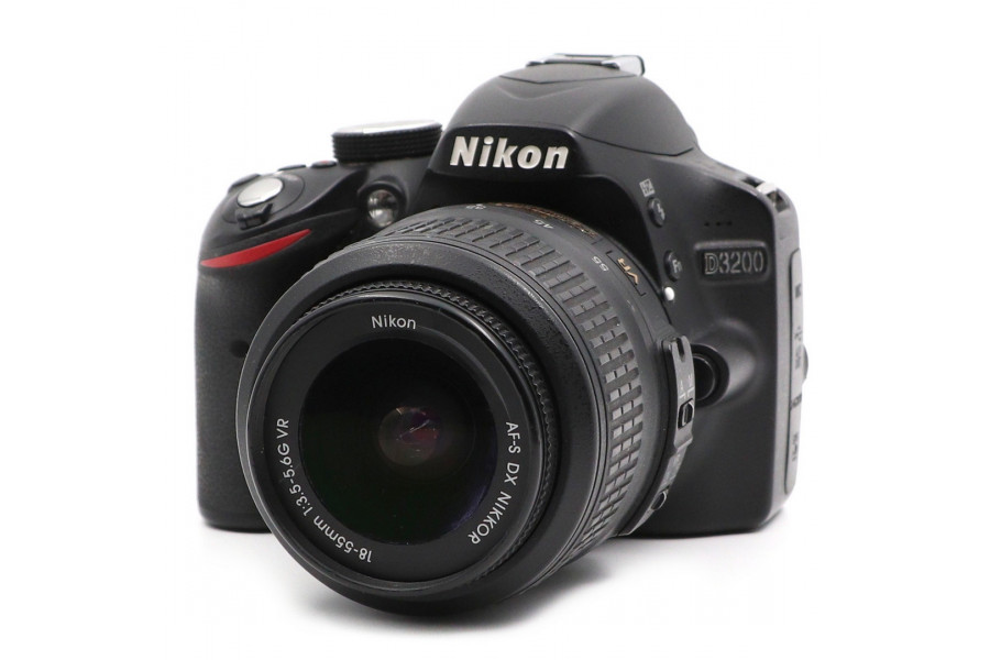 Фотокамера Nikon D3200 kit (пробег 9630 кадров)