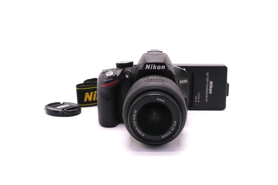 Фотокамера Nikon D3200 kit (пробег 9630 кадров)