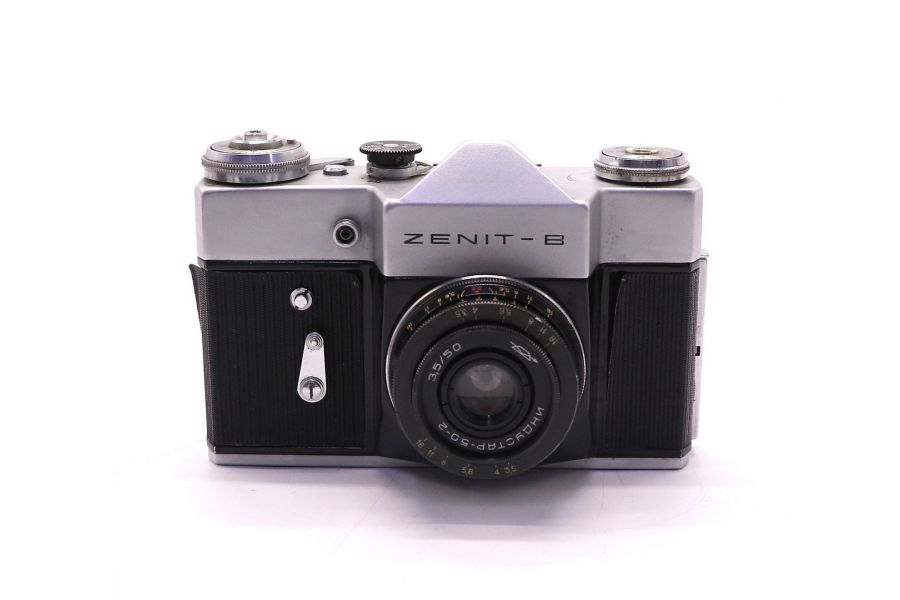 Фотоаппарат Зенит В + Индустар-50 (СССР, 1971)