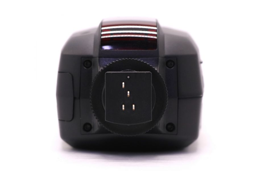 Для камер серии M, R и S фотовспышка Leica SF58