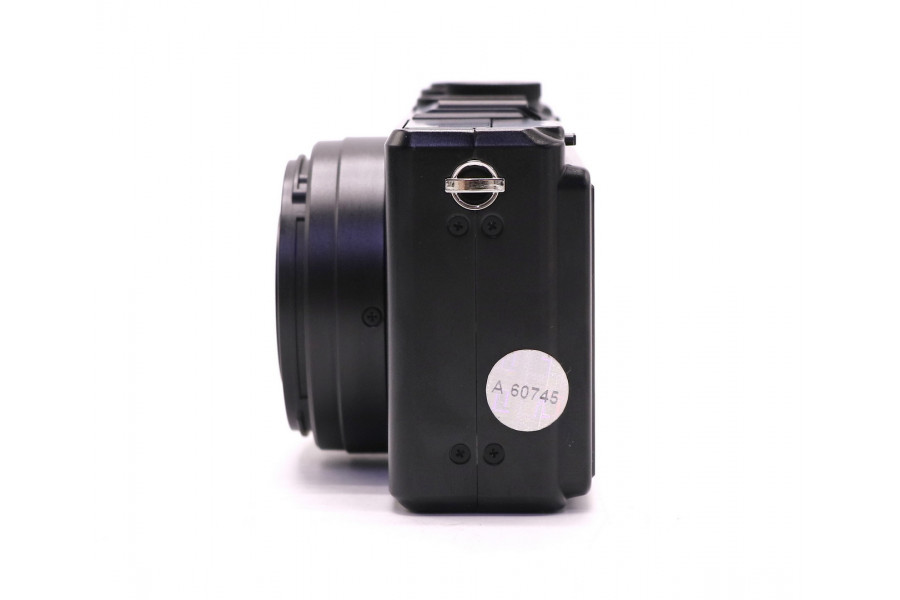 Компактный фотоаппарат Sigma DP1X в упаковке