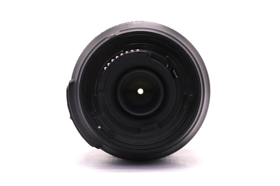 Nikon 18-105mm f/3.5-5.6G AF-S ED DX VR Nikkor (Thailand, 2008)