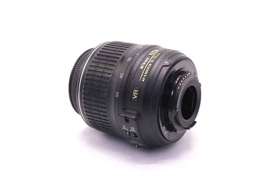 Цифровой Nikon 18-55mm f/3.5-5.6G AF-S VR DX Nikkor