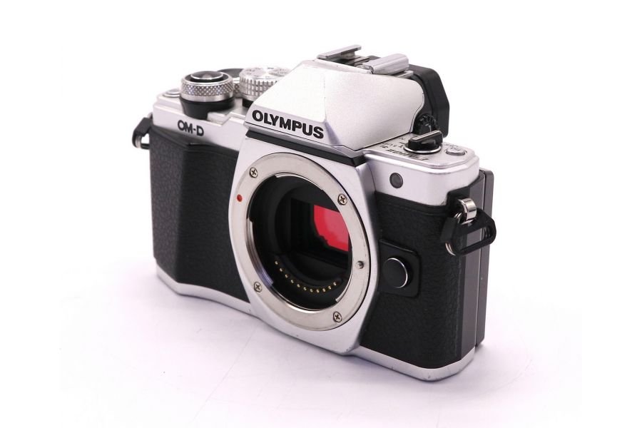 Olympus OM-D E-M10 Mark II body silver (пробег 23115 кадров)