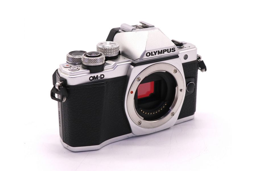 Olympus OM-D E-M10 Mark II body silver (пробег 23115 кадров)