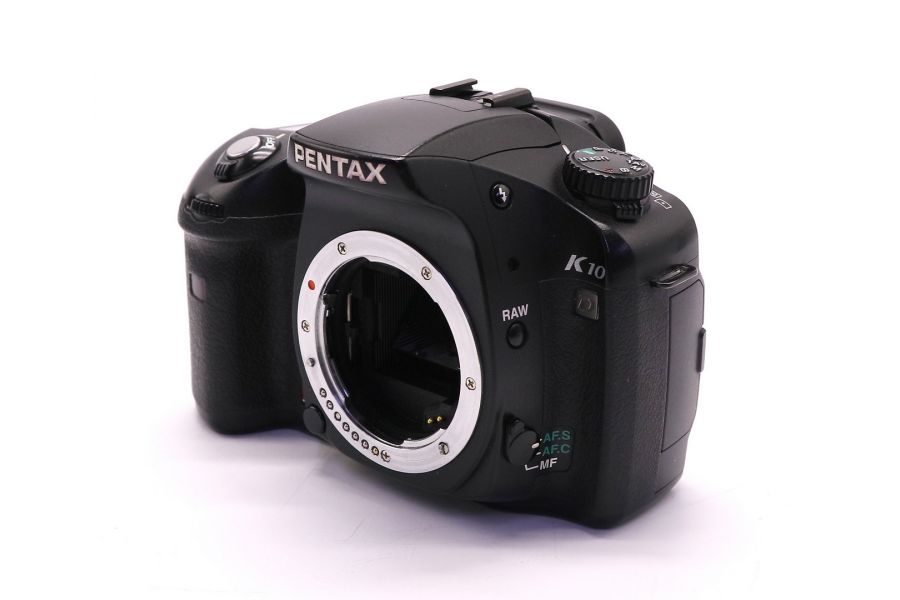 Pentax K10D body в упаковке (пробег 26000 кадров)