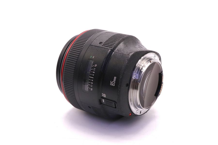 Canon EF 85mm f/1.2L II USM (Japan)
