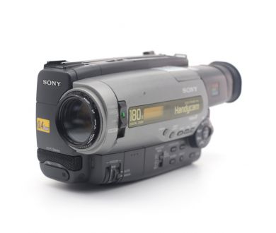 Видеокамера кассетная Sony CCD-TR506E Handycam