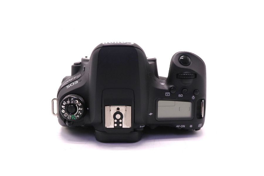 Canon EOS 77D body в упаковке (пробег 10160 кадров)
