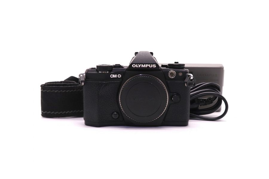 Olympus OM-D E-M5 II body (пробег 17035 кадров)
