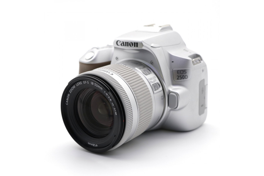 Canon EOS 250D kit (пробег 1615 кадров)