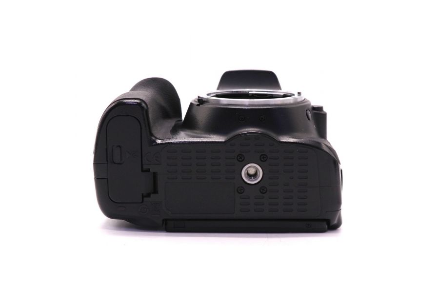 Nikon D5300 body (пробег 14720 кадров)