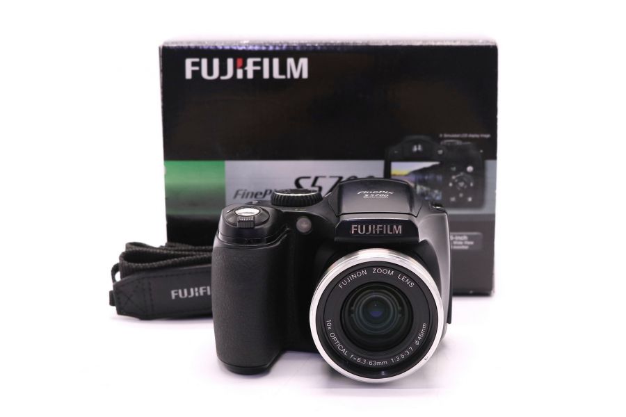 Фотоаппарат Fujifilm FinePix S5700 в упаковке