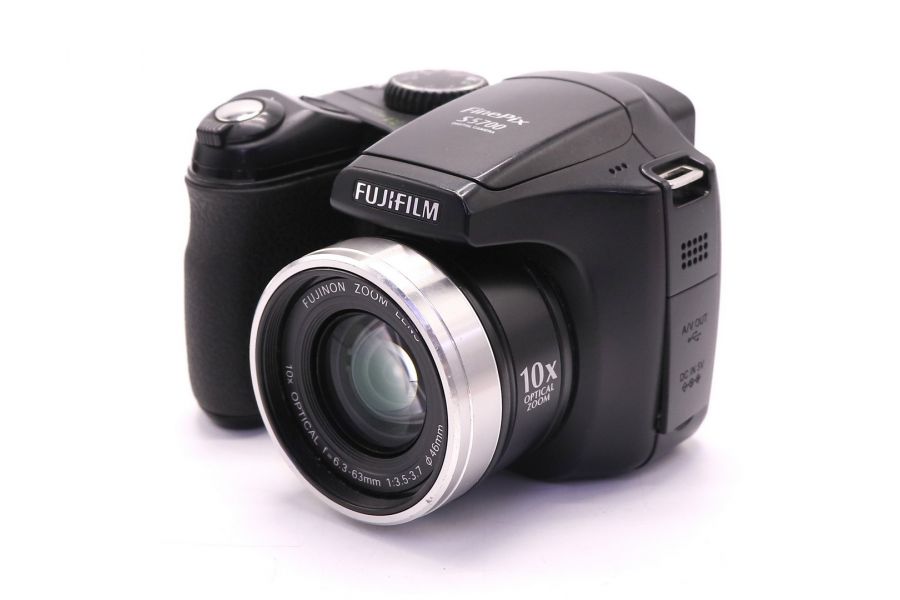 Фотоаппарат Fujifilm FinePix S5700 в упаковке
