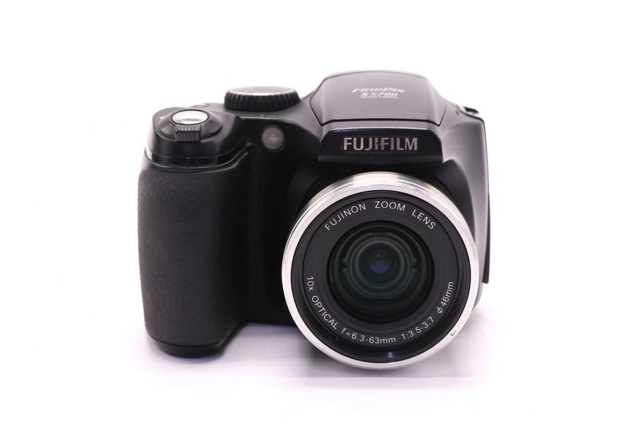 Фотоаппарат Fujifilm FinePix S5700 в упаковке