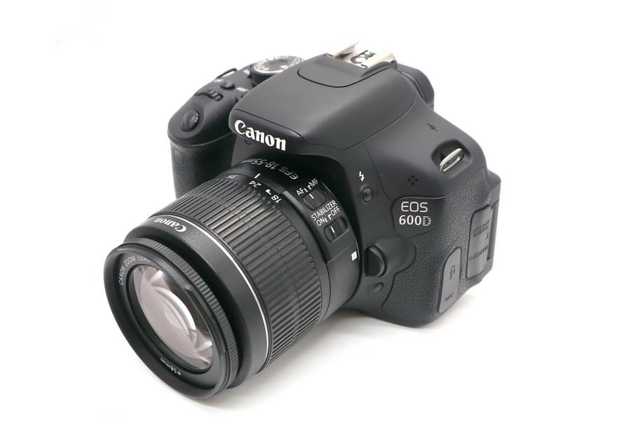 Фотокамера Canon EOS 600D kit (пробег 5375 кадров)