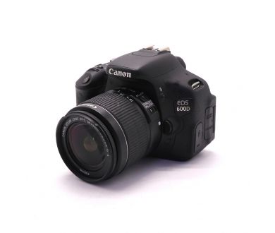 Фотокамера Canon EOS 600D kit (пробег 8030 кадров)