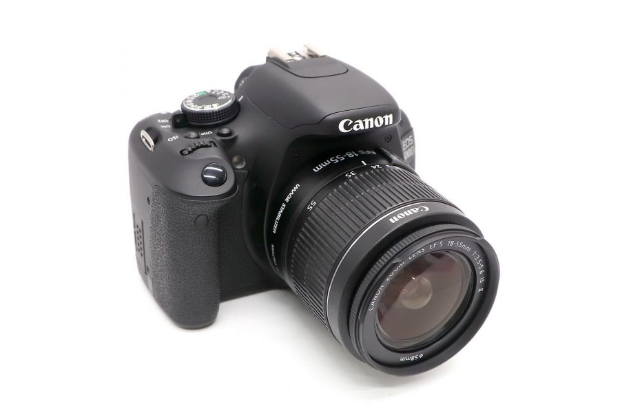 Фотокамера Canon EOS 600D kit (пробег 5375 кадров)