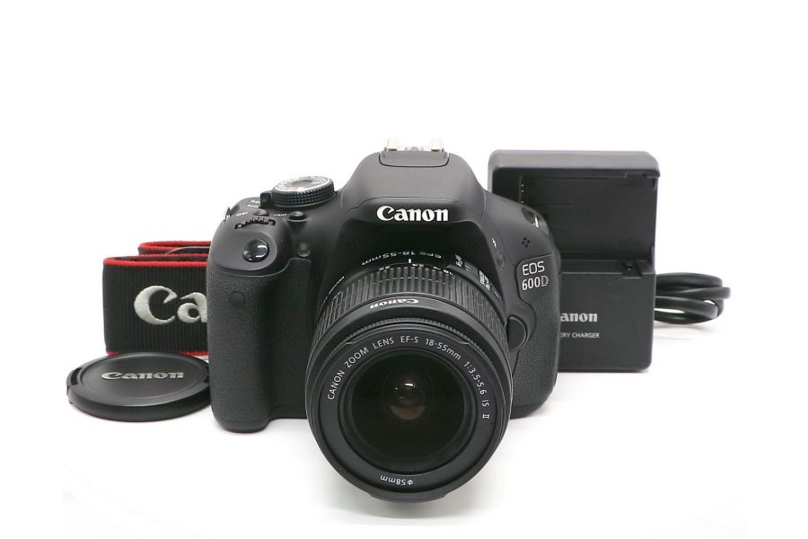 Фотокамера Canon EOS 600D kit (пробег 5375 кадров)