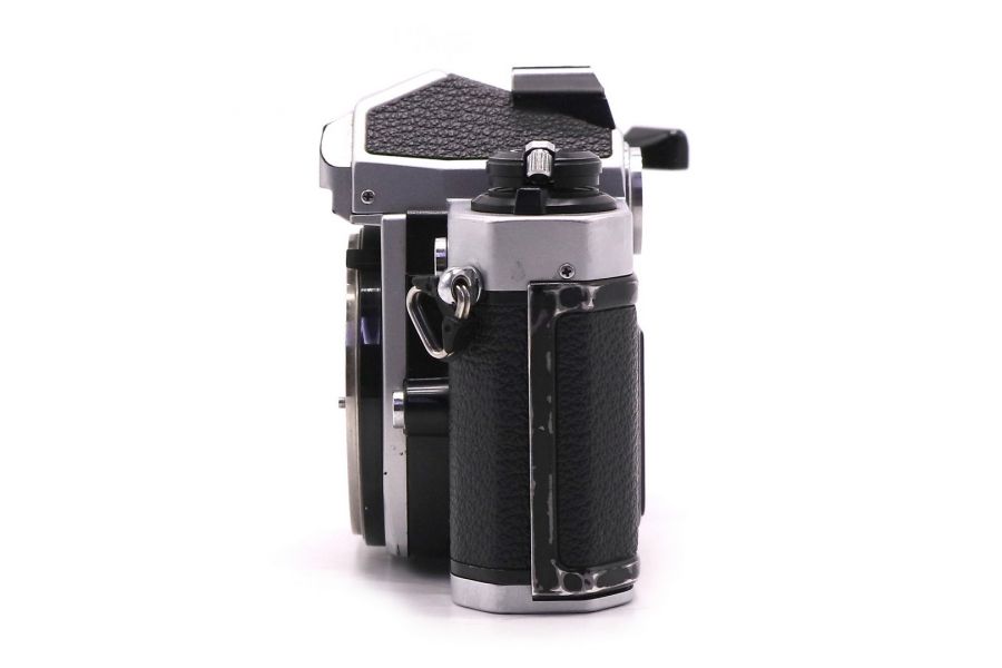 Зеркальный пленочный фотоаппарат Nikon FM2 body