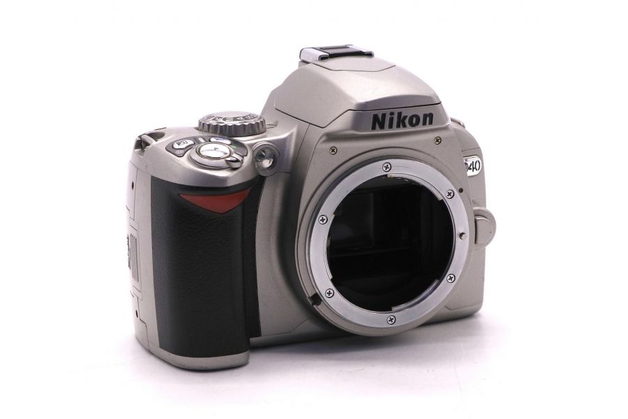 Фотокамера Nikon D40 body (пробег 21425 кадров)