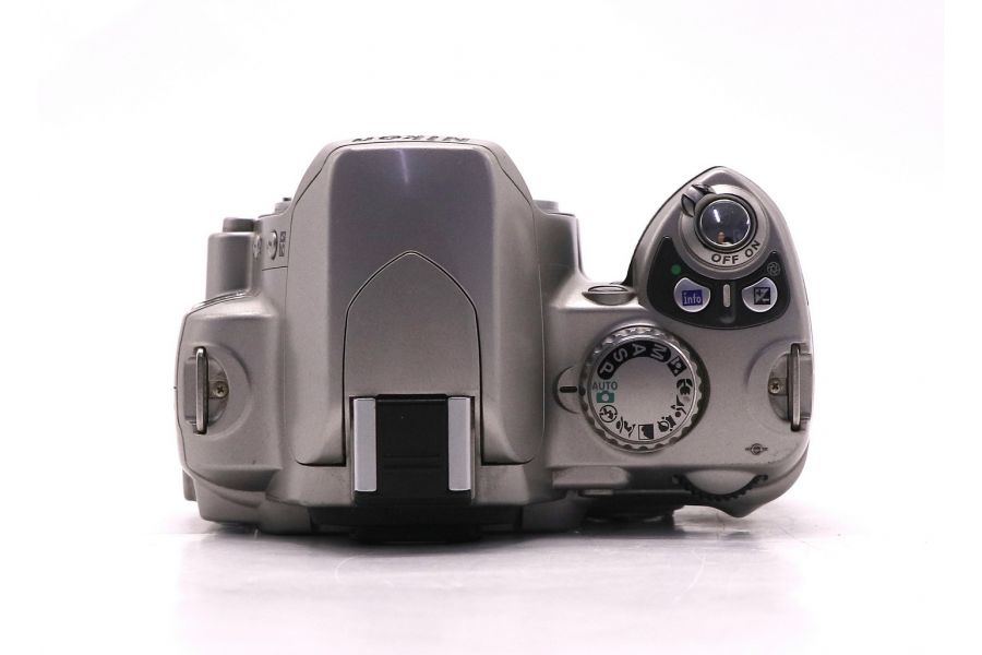 Фотокамера Nikon D40 body (пробег 21425 кадров)