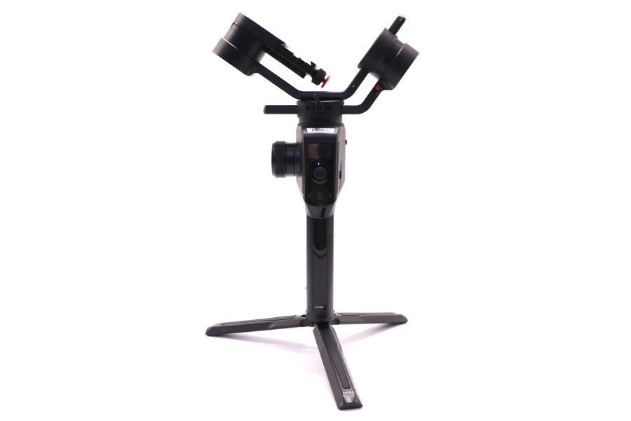 Стабилизатор Moza AirCross 2 в упаковке