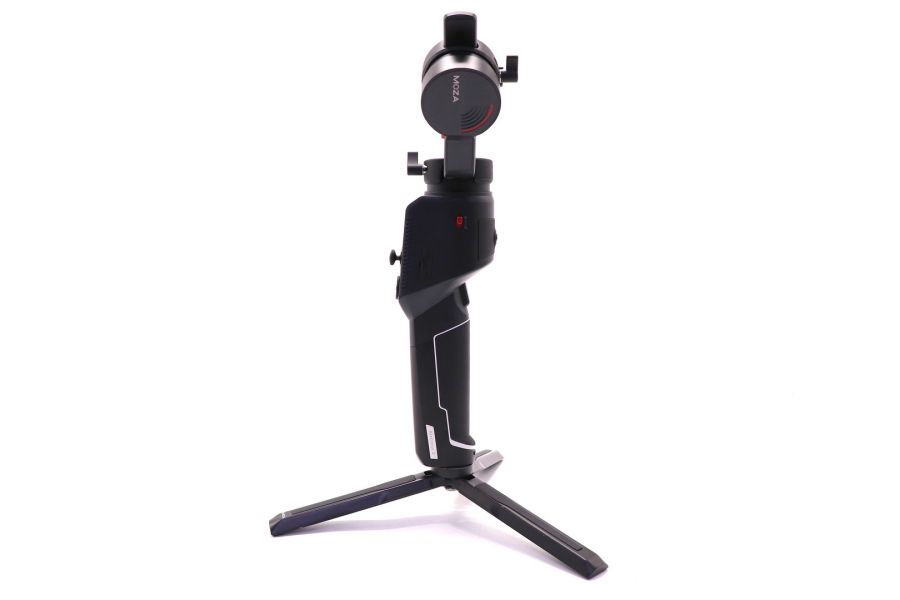 Стабилизатор Moza AirCross 2 в упаковке