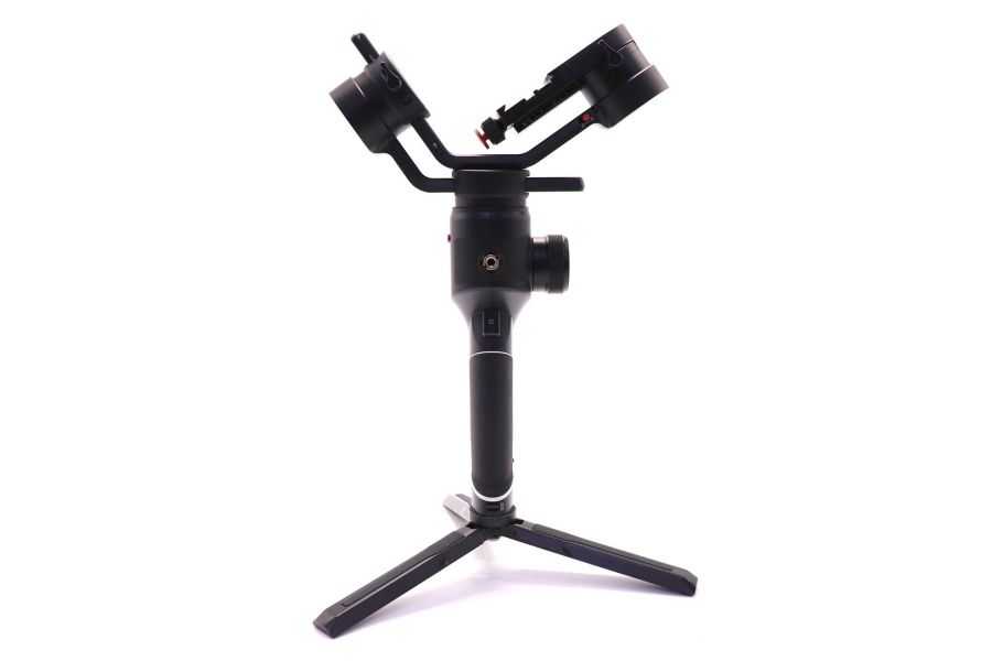 Стабилизатор Moza AirCross 2 в упаковке