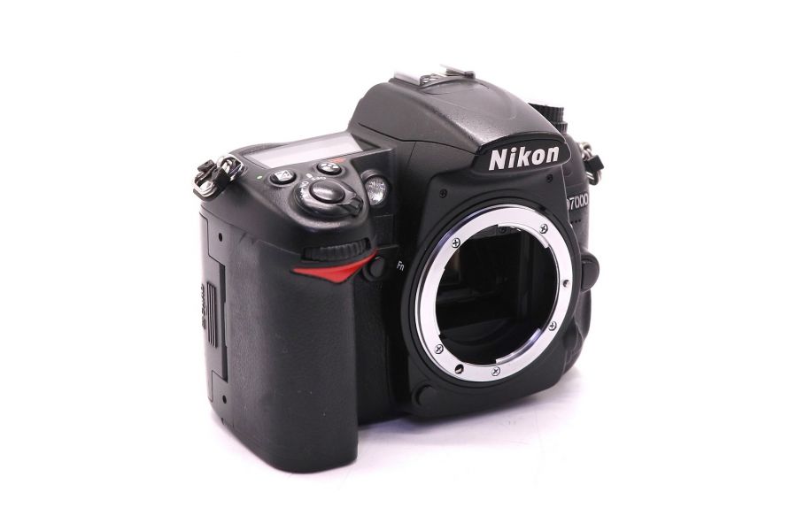 Камера Nikon D7000 body (пробег 75000 кадров)