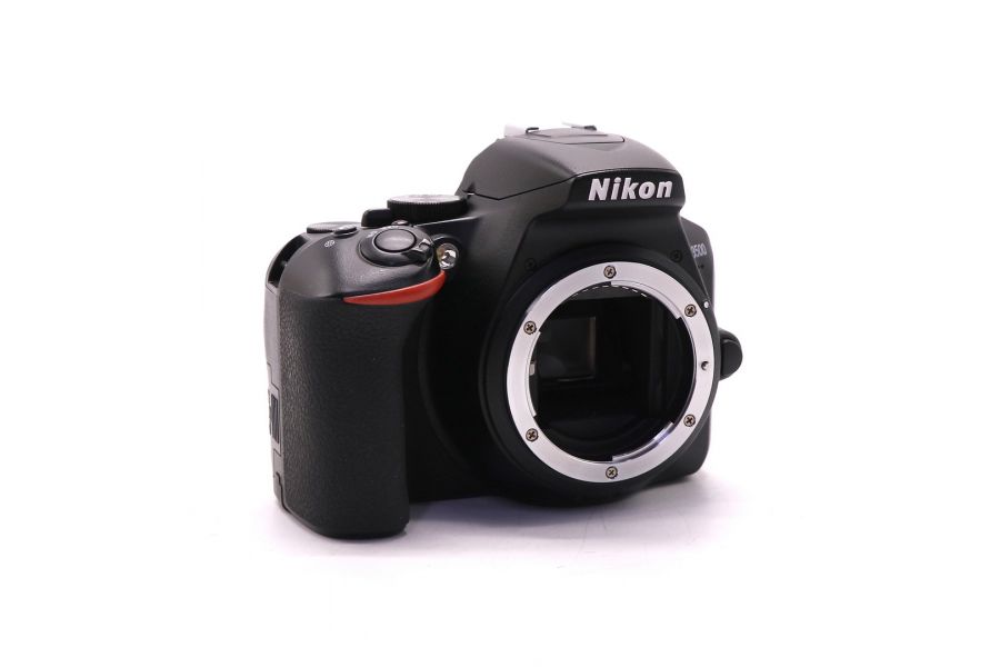 Nikon D3500 body в упаковке (пробег 16575 кадров)