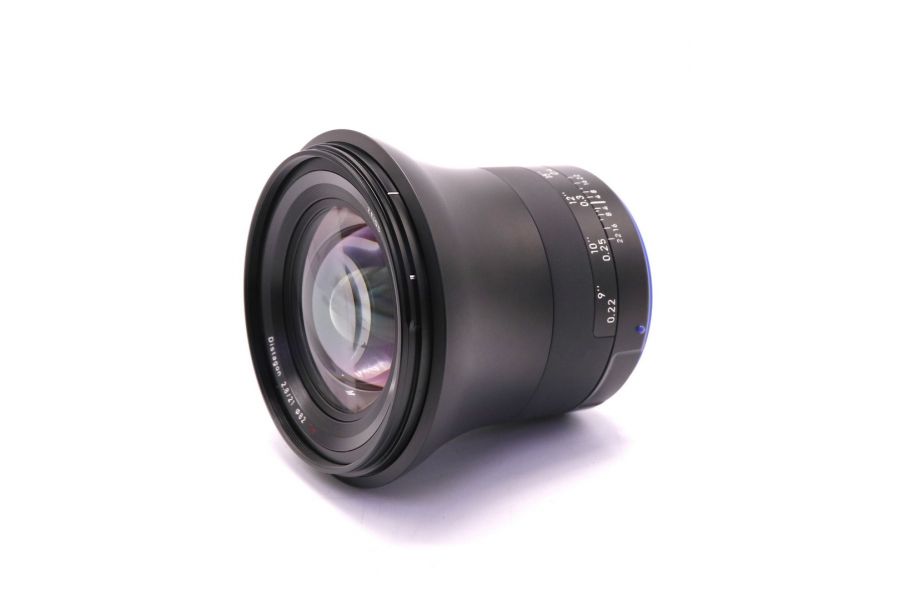 Zeiss Milvus 21mm f/2.8 ZE в упаковке