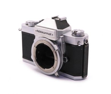 Зеркальная пленочная камера Nikkormat FT2 body