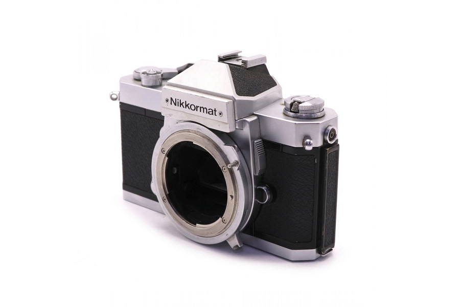 Зеркальная пленочная камера Nikkormat FT2 body