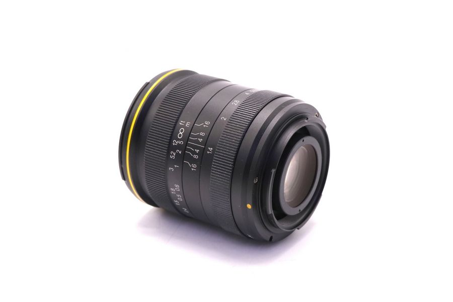 KamLan 28mm f/1.4 Canon EF-M в упаковке