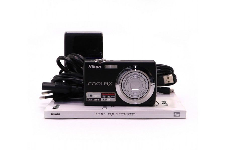 Компактная цифровая камера Nikon Coolpix S220