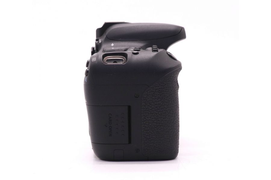 Canon EOS 77D body (пробег 26695 кадров)