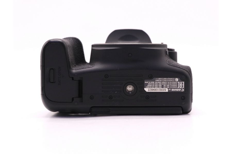 Canon EOS 77D body (пробег 26695 кадров)