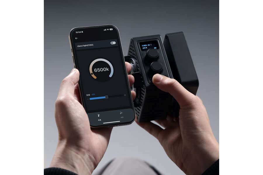 Компактный осветитель Ulanzi EC65 65 Вт bi-color