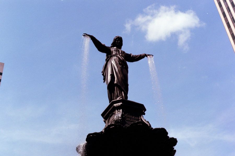 Nikon 28-80mm f/3.5-5.6D AF Nikkor (2000)