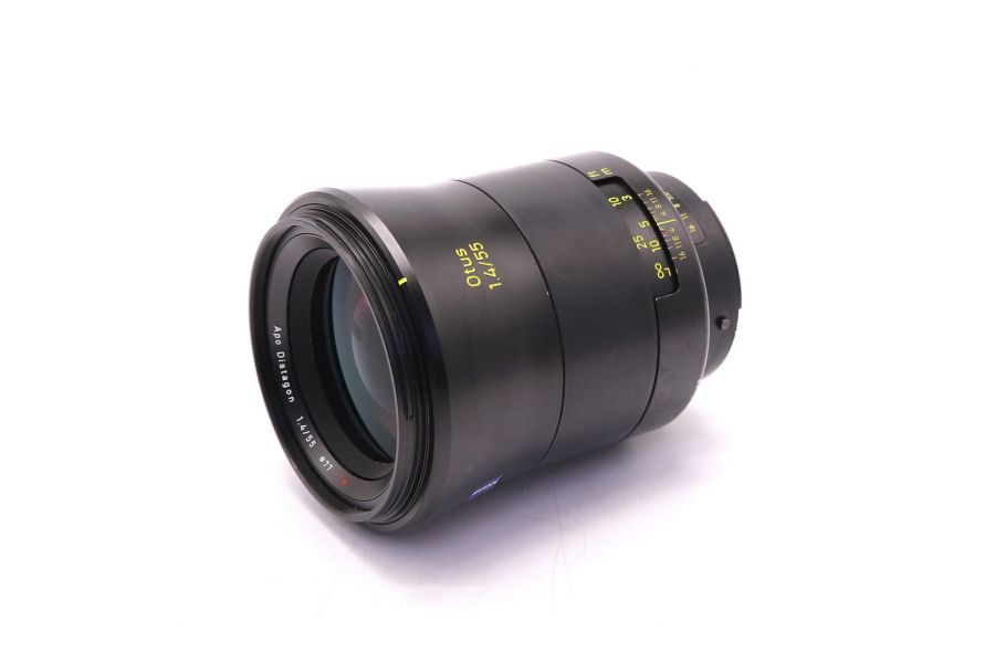 Zeiss Otus 55mm f/1.4 в упаковке
