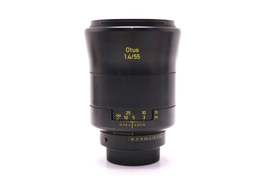 Zeiss Otus 55mm f/1.4 в упаковке