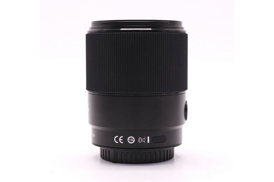 YongNuo 50mm f/1.8S DF DSM for E-mount в упаковке