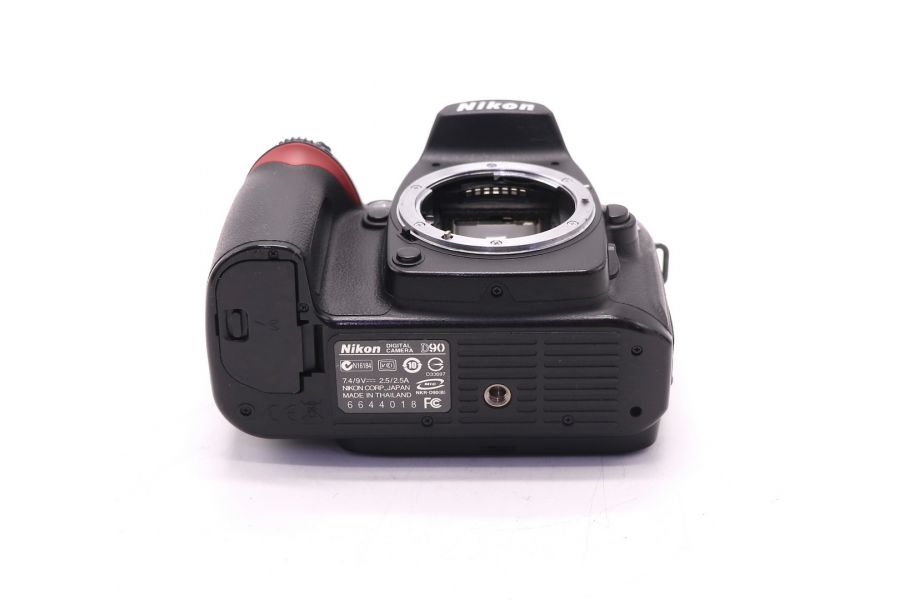 Фотокамера Nikon D90 body (пробег 12380 кадров)