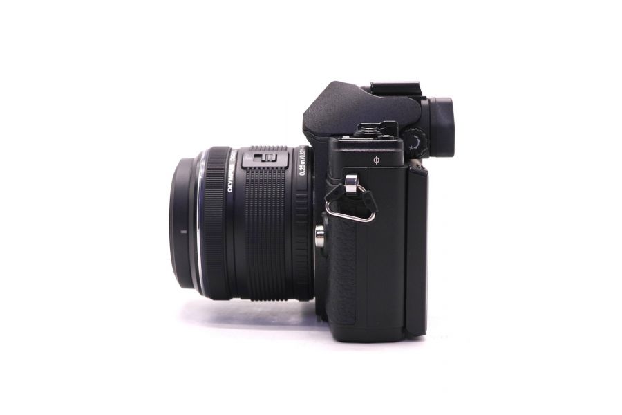 Olympus OM-D E-M10 Mark III kit black (пробег 11000 кадров)