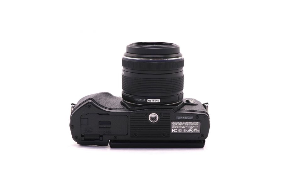 Olympus OM-D E-M10 Mark III kit black (пробег 11000 кадров)